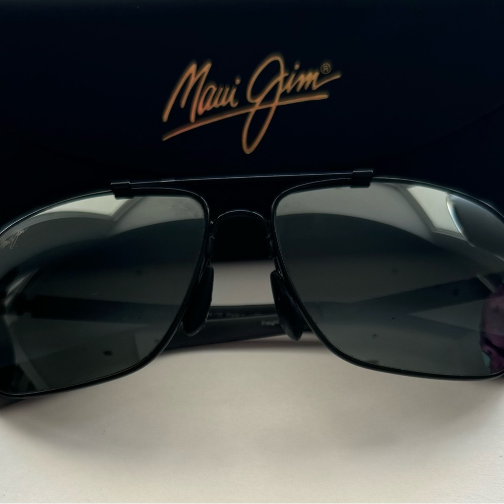 Maui Jim Freight Train polarized sunglasses in black